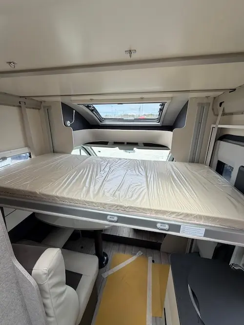 Letto basculante McLouis Slim 331 – comfort e spazio