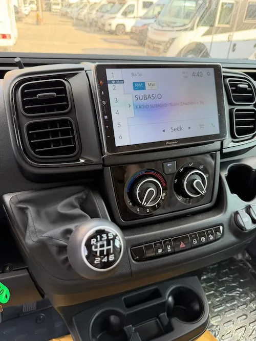Cruscotto radio Pioneer 9 pollici camper nuovo McLouis MC4 365 Fiat