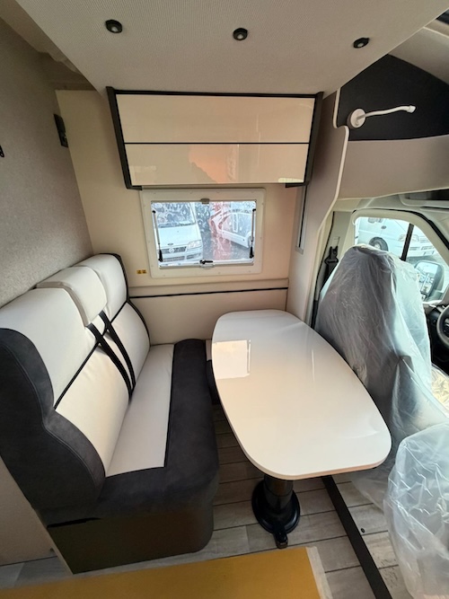 Tavolo regolabile dinette camper McLouis MC4 Slim 331