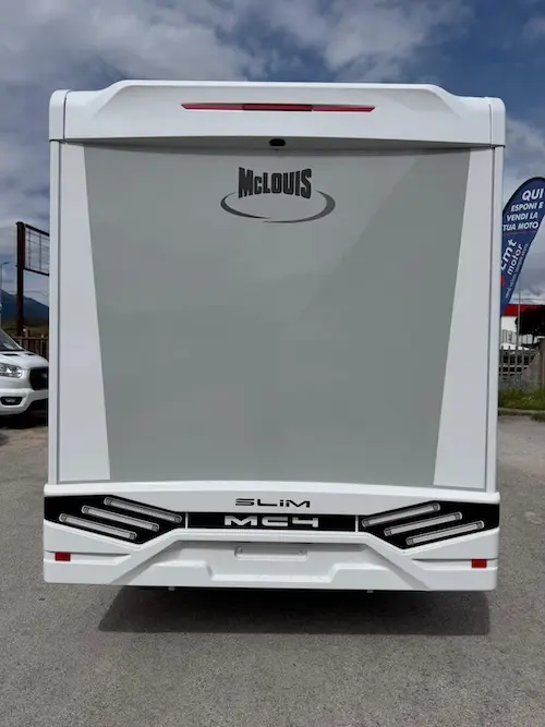 Profilato compatto McLouis Slim 331 sotto i 6 metri di lunghezza