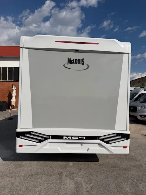 Fiancata laterale sinistra camper nuovo McLouis MC4 365 Fiat