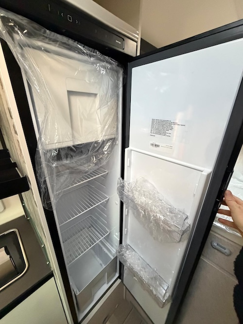 Frigorifero trivalente 137L camper McLouis MC4 Slim 331