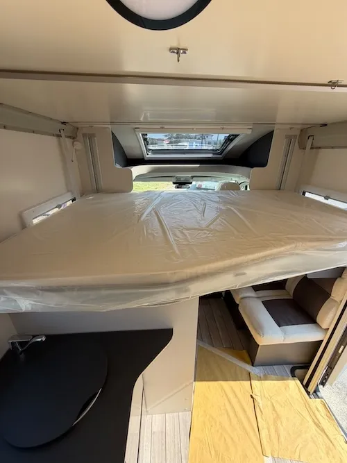 letto basculante camper nuovo McLouis MC4 360