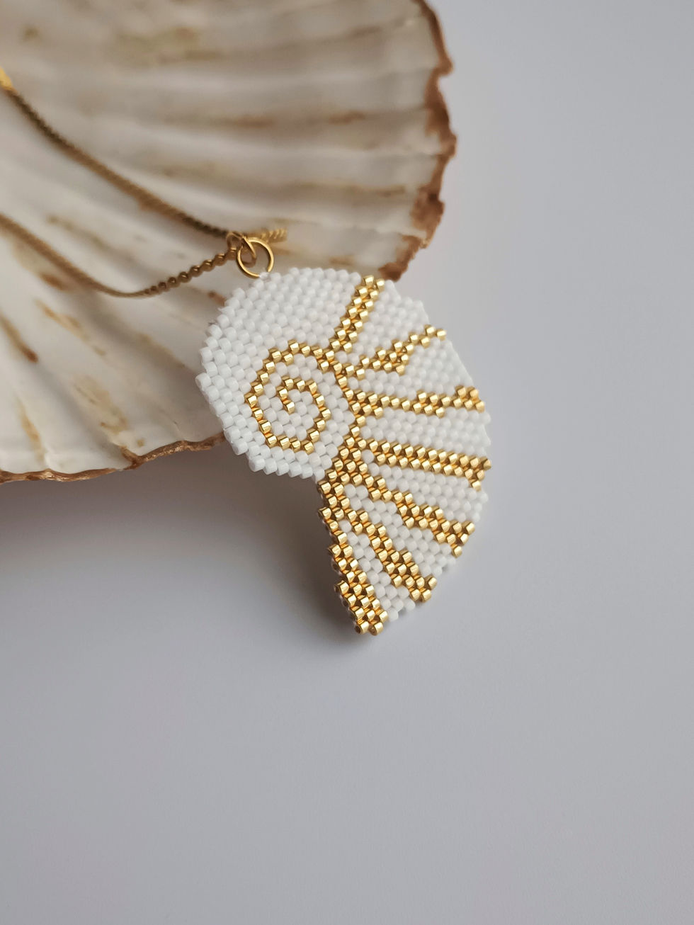 Κολιέ Κοχύλι Με Χάντρες Miyuki | Λευκό | TORTORA STUDIO