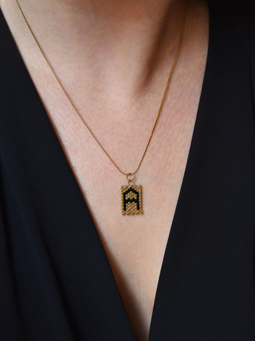 Χειροποίητο Κολιέ Μονόγραμμα με Χάντρες Miyuki | TORTORA STUDIO