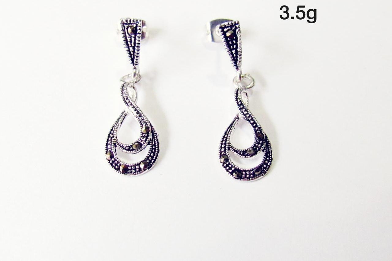 Aretes largos de marquesita