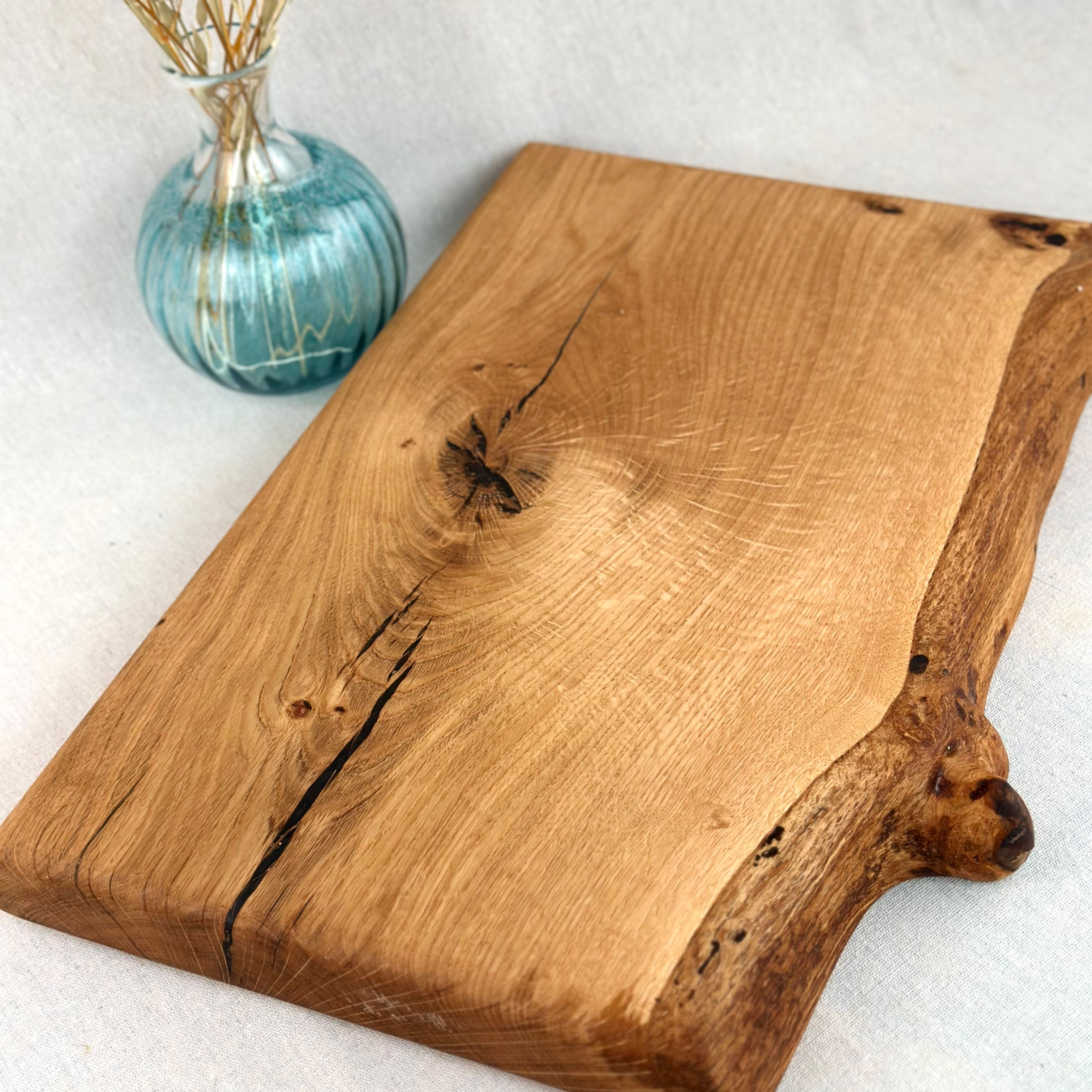 Honest Oak: live edge oak chopping board