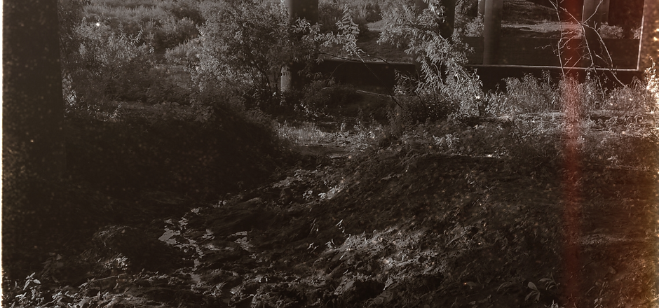 PRECIPICE