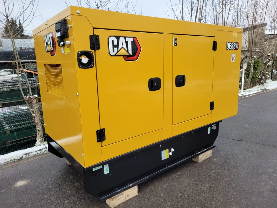 NEU/Unbenutzt 2022 CAT DE88GC  88 KVA 230/380 V Stromgenerator Diesel