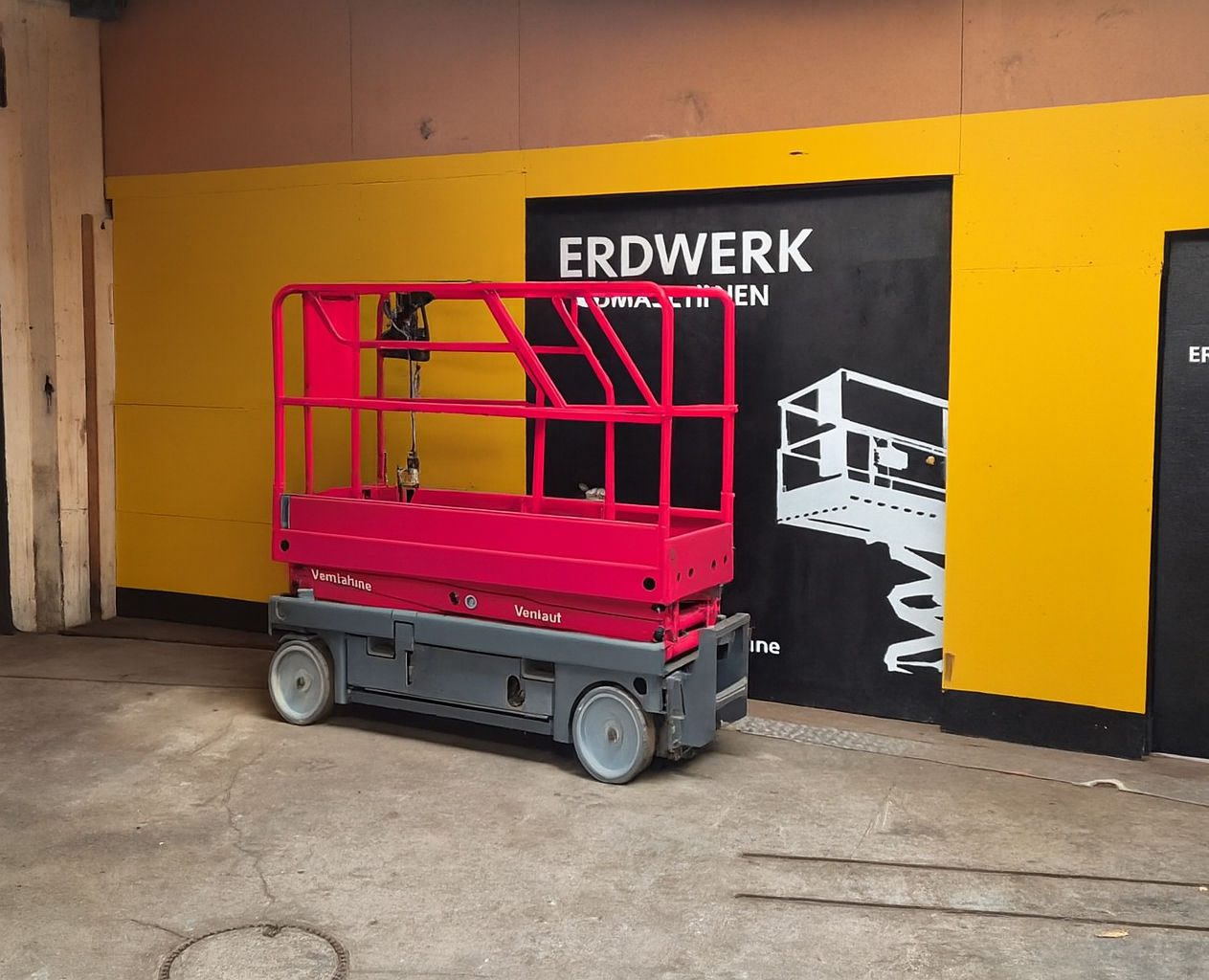 2011 Scherenbühne Haulotte Compact8 Batt/Service/Suva NEU