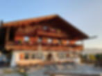 Berggasthof Bayernhaus in Garmisch-Partenkirchen am Hausberg in der Morgensonne