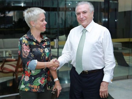 DESTAQUE: Temer pede à AGU que recorra rápido da suspensão de posse
