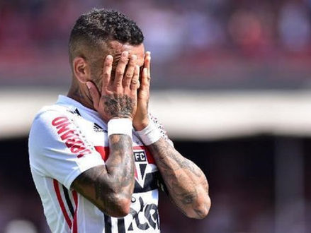 GIRO ESPORTIVO: Maior salário de jogador do Brasil, decepção tem nome e é Daniel Alves do São Paulo