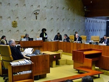INÉDITO: Lei orçamentária impede reajuste salarial do Supremo