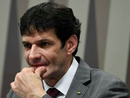 GRAVE: Candidata do PSL confirma ter sido 'laranja' do ministro do Turismo