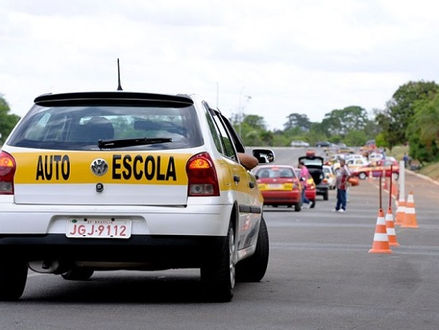 DESTAQUE: Senado pode aprovar fim das aulas obrigatórias para a carteira de motorista