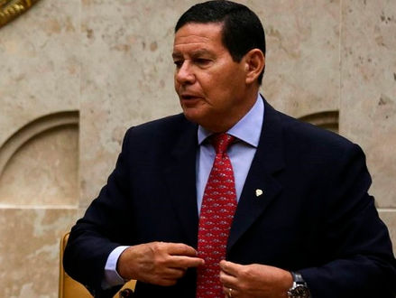 URGENTE: Mourão sugere diálogo com Maduro como saída pacífica para a crise