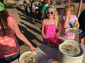 kidscampoutsidedinner.JPG