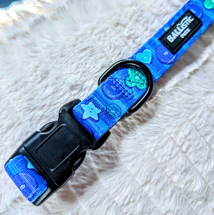 Thumbnail: Bright Buttons Blue Collar
