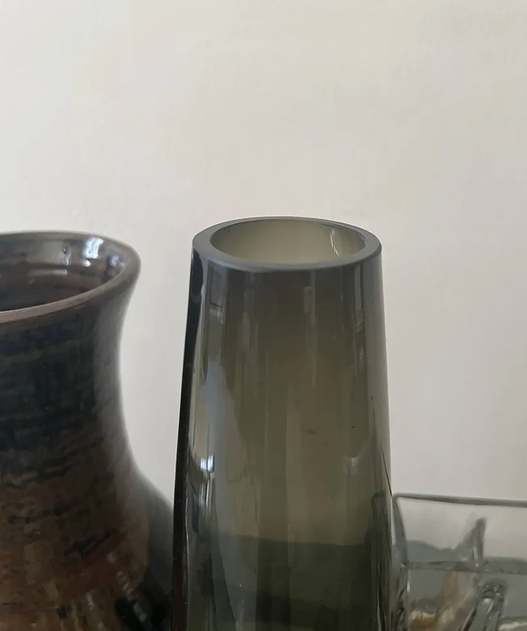 Miniature : Vase cylindrique en verre de Murano noir/ gris du milieu du siecle