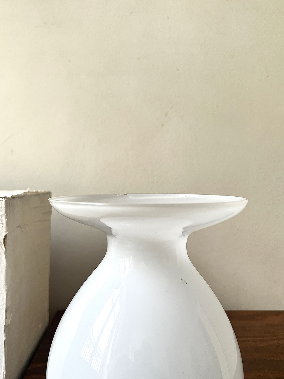 Miniature : Vase en verre blanc opalin