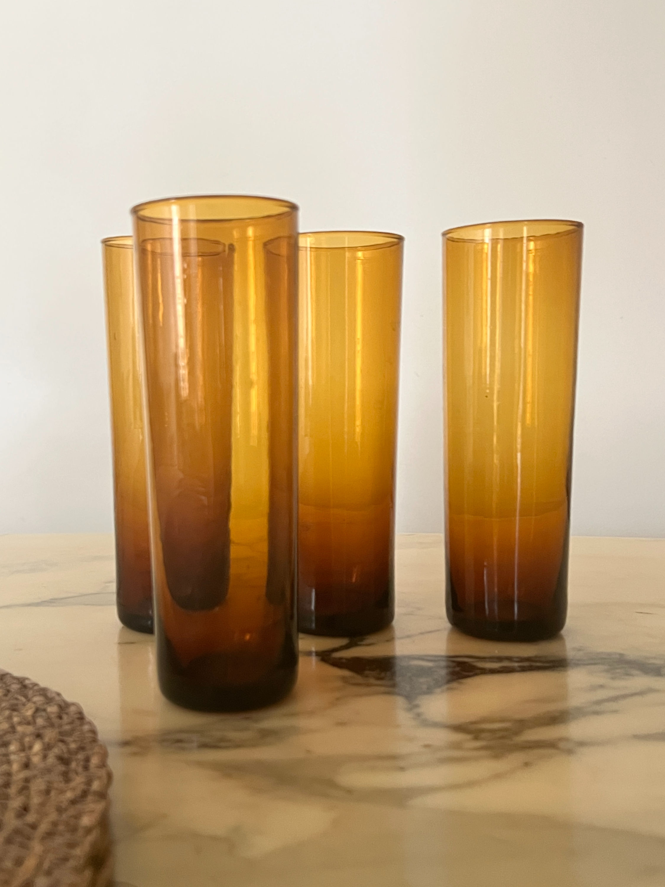 Service de 4 verres orangeade marron fumé ambré, France 1970
