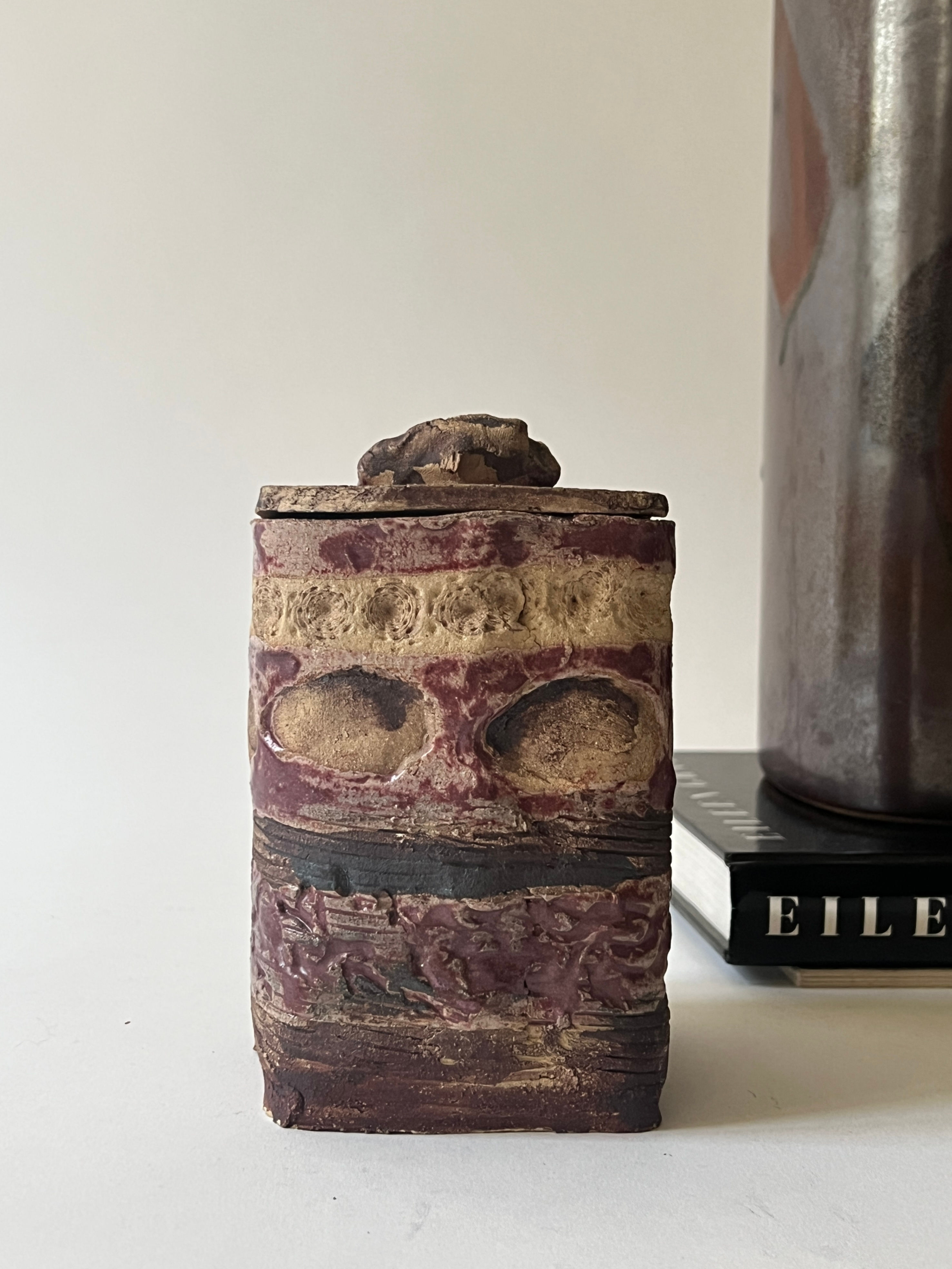 Contenant en céramique signé KS