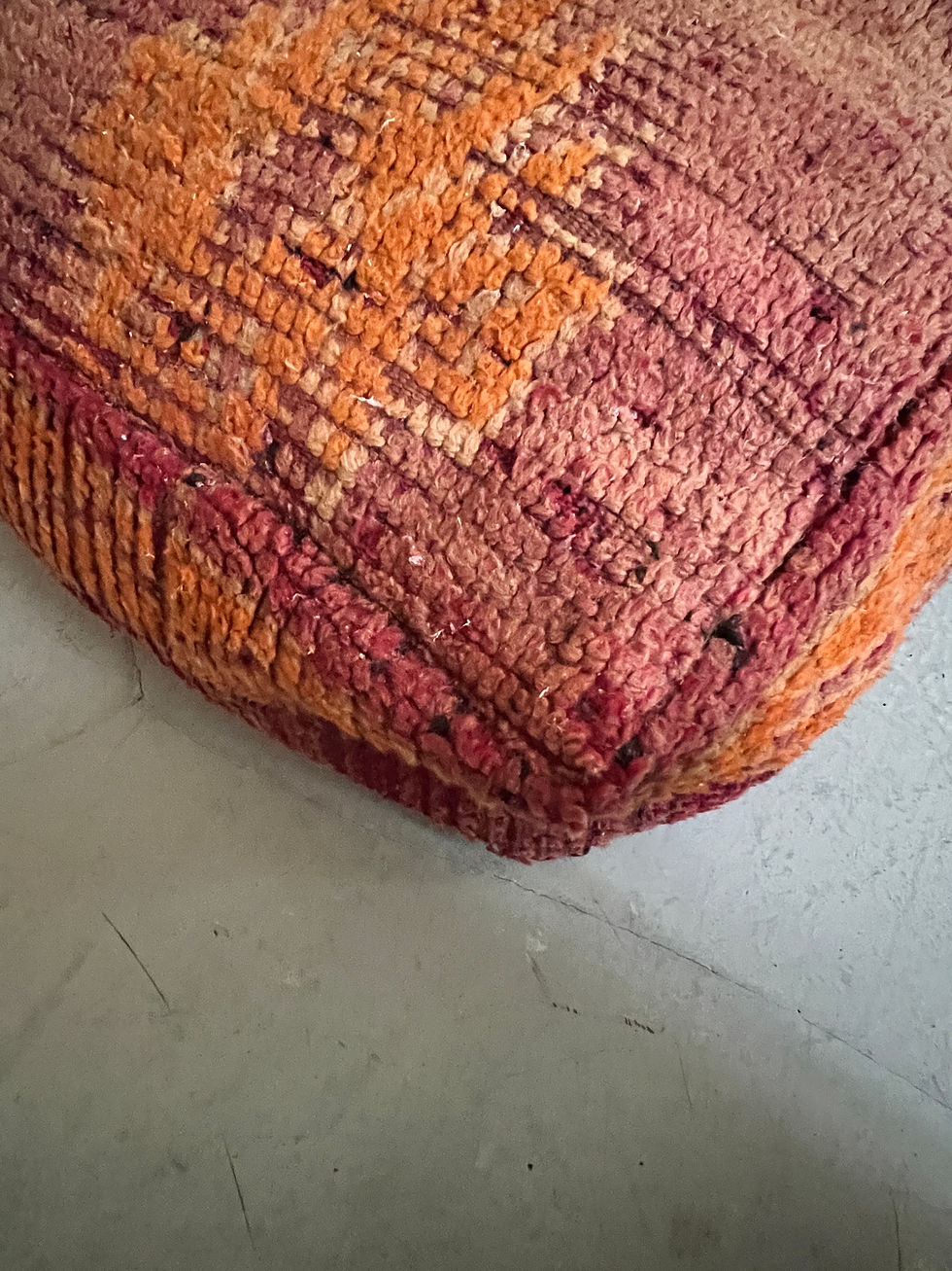Miniature : Pouf berbere vintage en laine & tissé mains