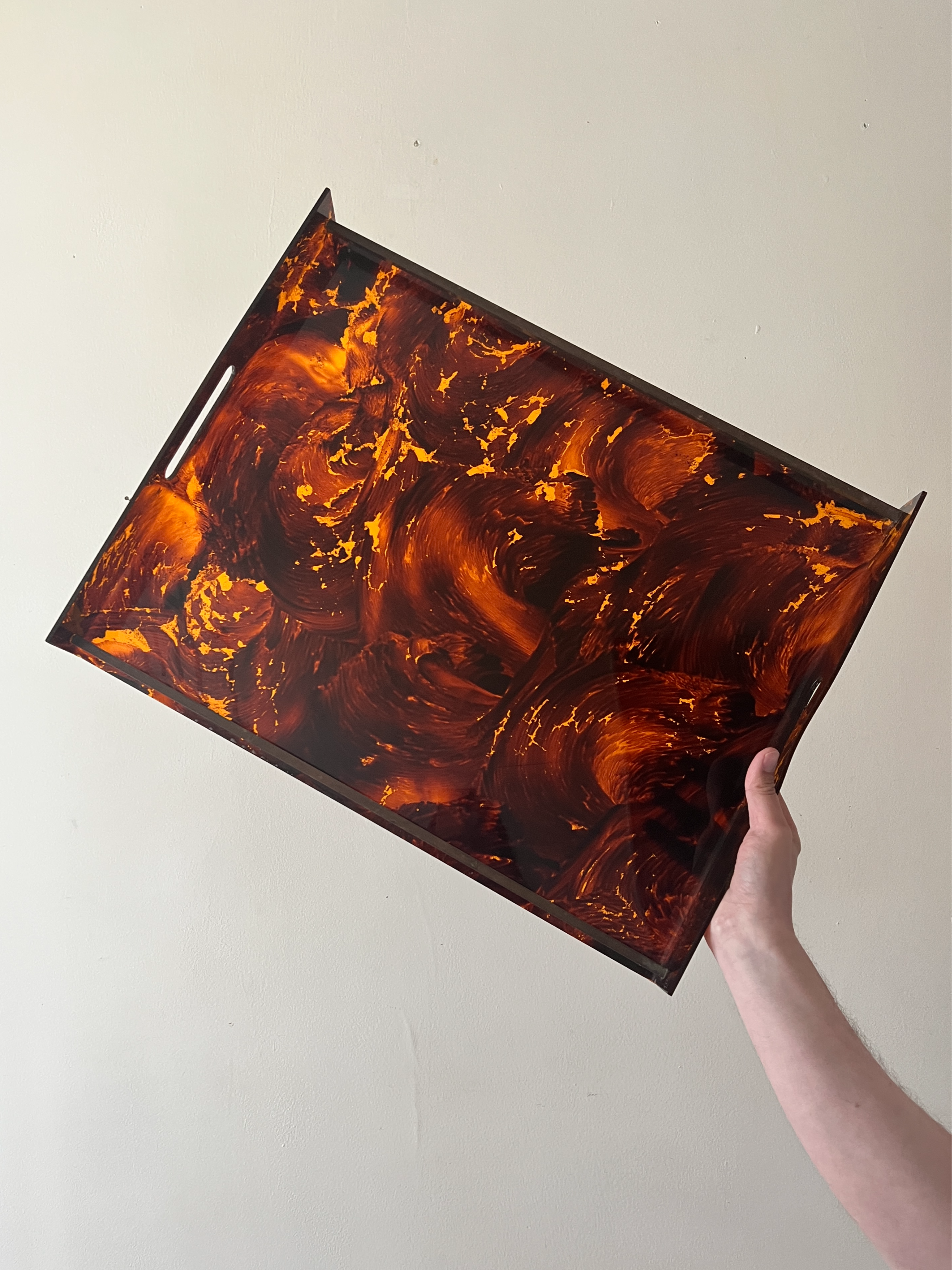 Plateau de service en lucite écaille de tortue, design 1970