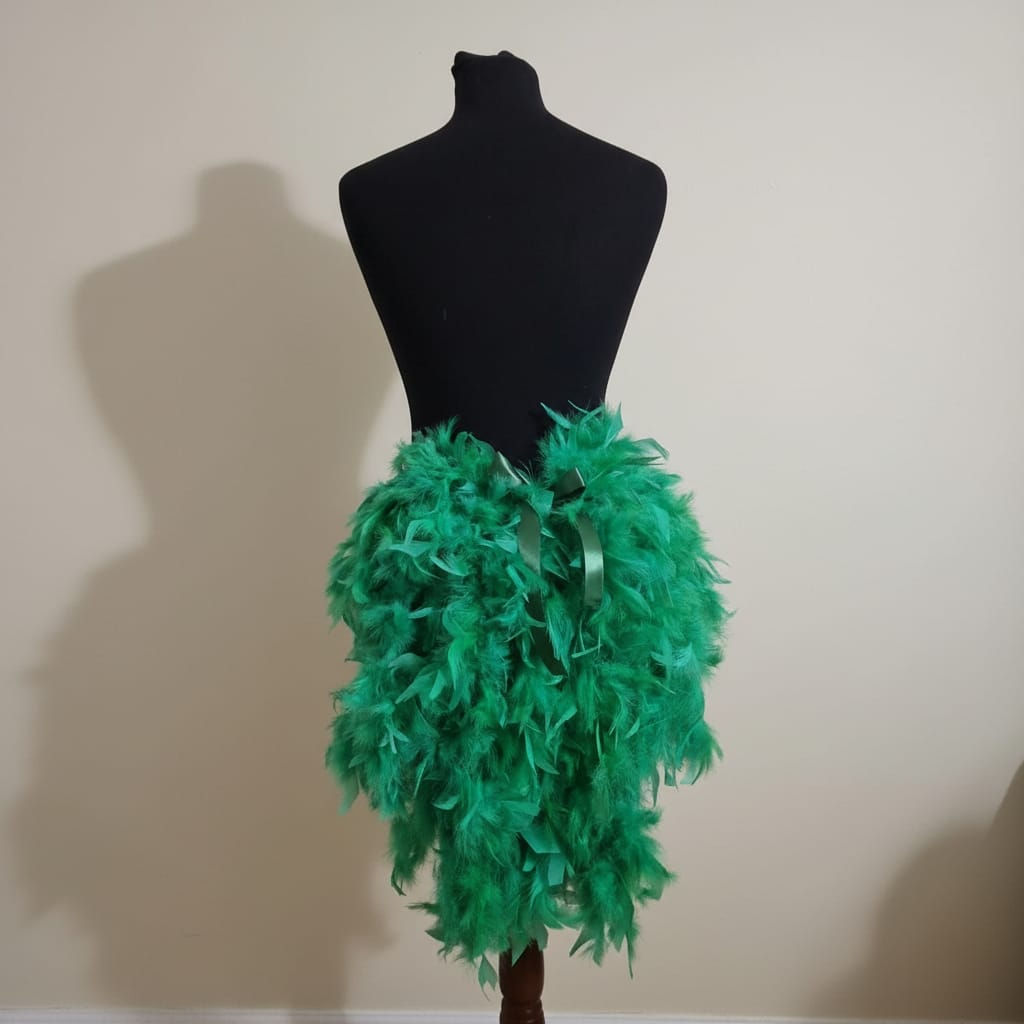 Showgirl Burlesque Feather fanTail waterfall