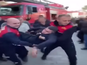 Nazilli'deki ev yangınında ölen anne ve iki çocuğun ardından gözaltına alınan itfaiyeci baba Turgay Gezgin’in kundaklama şüphesi gündeme oturdu.
