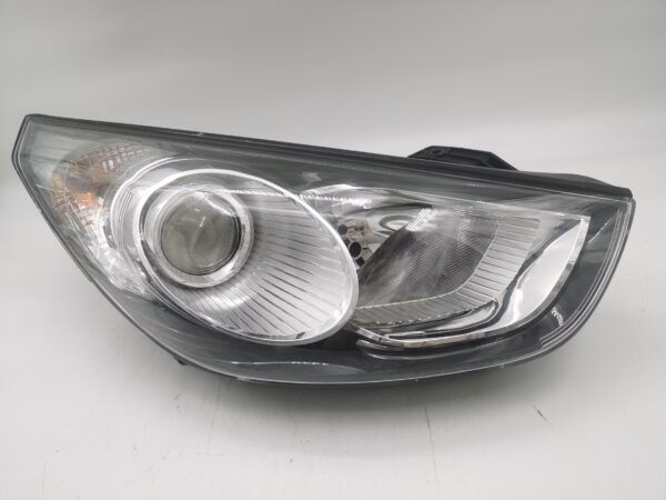 HYUNDAI IX35 2009-2012 HALOGEN R.H.S HEADLIGHT ASSEMBLY