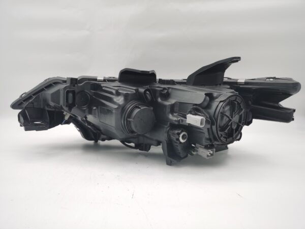 Thumbnail: MITSUBISHI OUTLANDER 2016-2020 HALOGEN R.H.S HEADLIGHT ASSEMBLY