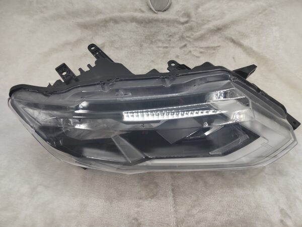 Thumbnail: NISSAN X-TRAIL T32 2017-2019 HALOGEN R.H.S HEADLIGHT ASSEMBLY