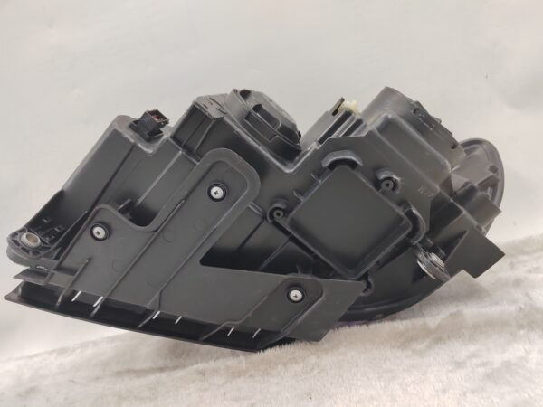 Thumbnail: HOLDEN COMMODORE VF SV6 2013-2017 LENS HALOGEN R.H.S HEADLIGHT ASSEMBLY