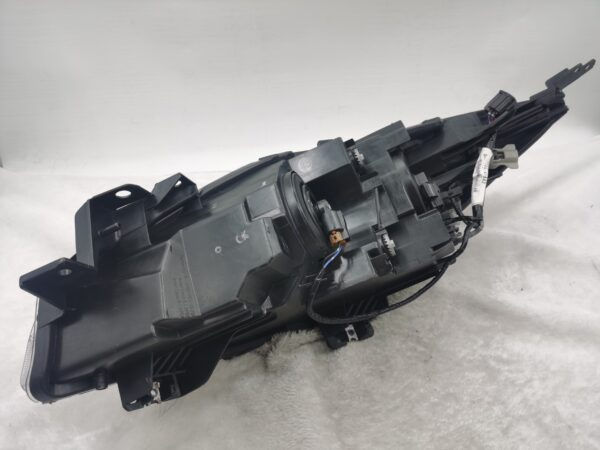 Thumbnail: MAZDA 3 2010-2013 HALOGEN R.H.S HEADLIGHT ASSEMBLY