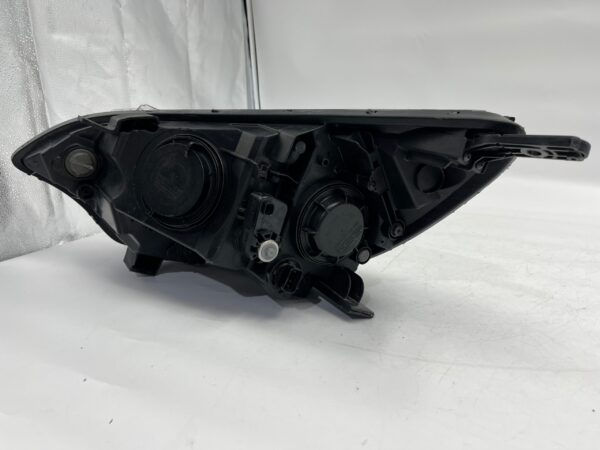 Thumbnail: KIA RIO R.H.S HEADLIGHT ASSEMBLY