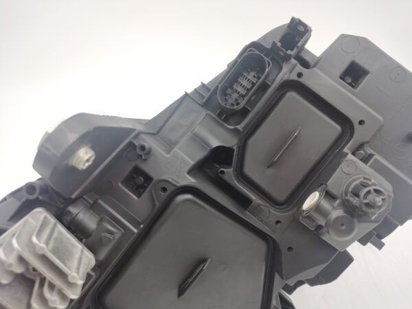 Thumbnail: MERCEDES-BENZ C-CLASS W205 2014-2017 LED+XENON L.H.S HEADLIGHT ASSEMBLY