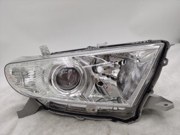 Thumbnail: TOYOTA KLUGER 2011-2013 HALOGEN R.H.S HEADLIGHT ASSEMBLY