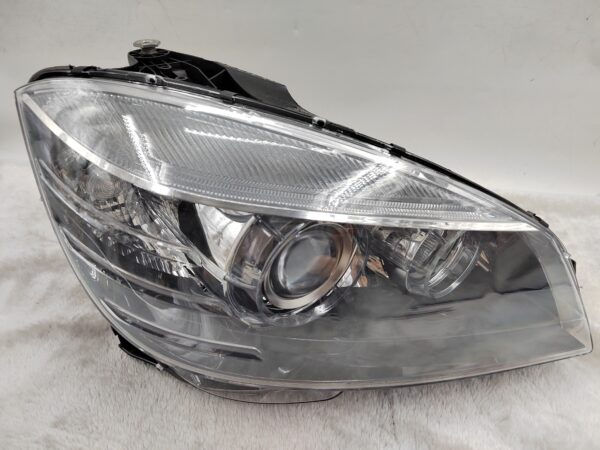 Thumbnail: MERCEDES-BENZ C-CLASS W204 2007-2011 XENON R.H.S HEADLIGHT ASSEMBLY