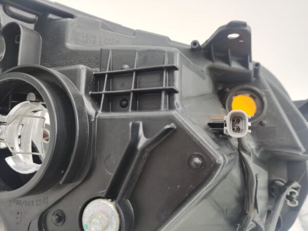 Thumbnail: MITSUBISHI TRITON L200 2015-2018 HALOGEN L.H.S HEADLIGHT ASSEMBLY