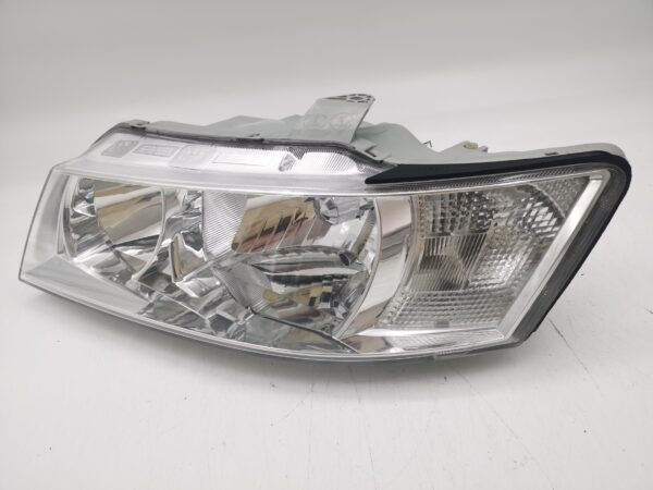 Thumbnail: HOLDEN COMMODORE SV6 VZ 2004-2006 HALOGEN L.H.S HEADLIGHT ASSEMBLY