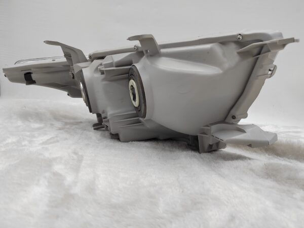 Thumbnail: TOYOTA KLUGER 2011-2013 HALOGEN L.H.S HEADLIGHT ASSEMBLY