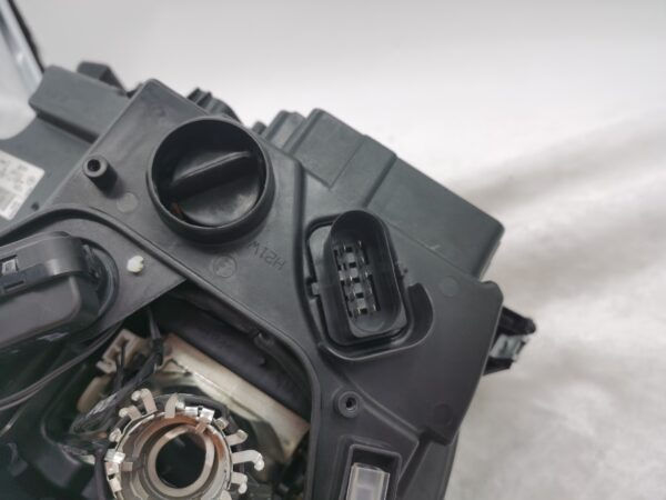 Thumbnail: VOLKSWAGEN AMAROK V6 2011-2021 XENON L.H.S HEADLIGHT ASSEMBLY