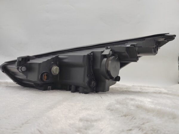 Thumbnail: HYUNDAI IX35 SE 2013-2015 LENS HALOGEN R.H.S HEADLIGHT ASSEMBLY