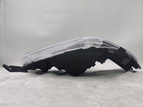 Thumbnail: TOYOTA HILUX REVO 2015-2019 HALOGEN L.H.S HEADLIGHT ASSEMBLY
