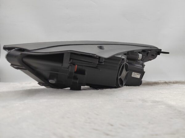 Thumbnail: HYUNDAI TUCSON III 2018-2020 HALOGEN R.H.S HEADLIGHT ASSEMBLY