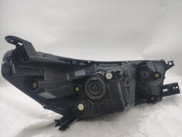 Thumbnail: TOYOTA HILUX REVO 2015-2019 HALOGEN L.H.S HEADLIGHT ASSEMBLY
