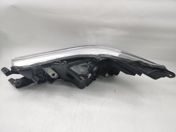 Thumbnail: TOYOTA HILUX REVO 2015-2019 HALOGEN R.H.S HEADLIGHT ASSEMBLY
