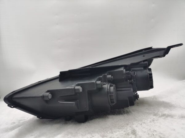 Thumbnail: HYUNDAI I30 HATCH 2020-2023 HALOGEN R.H.S HEADLIGHT ASSEMBLY